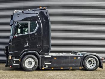 S520 V8 4x2 / FULL AIR / RETARDER / PARKING COOLER